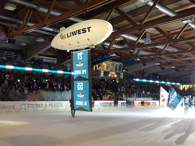 Zepp60 beim Eishockey Match in Linz fuer LiWest